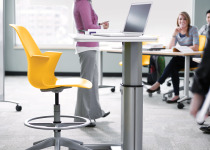 node chair with wheels