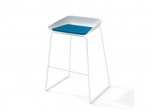 Scoop with Arctic White frame finish.